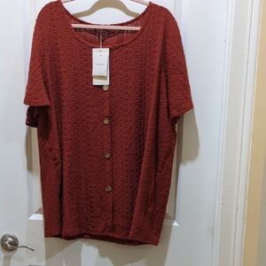 BloomChic Terracotta Short Sleeve Knit Top with Buttons 27.5 PTP  and 29.5 Lengt